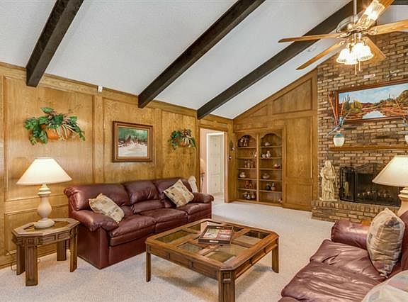 3rd image of 605 Oak Hollow Ln