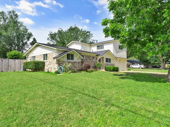 305 Sundown Ct, Burleson, TX 76028