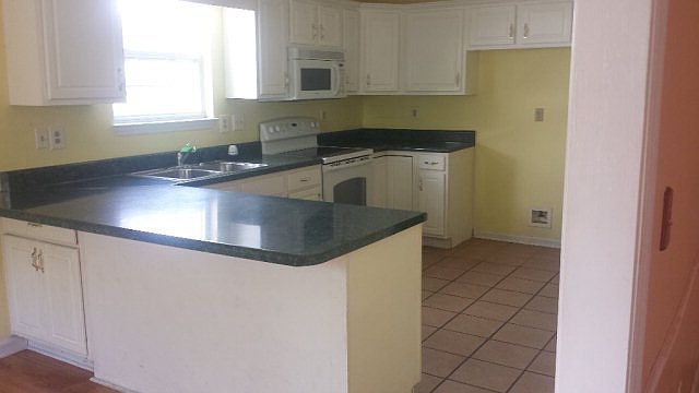 2nd image of 111 Colony Cir