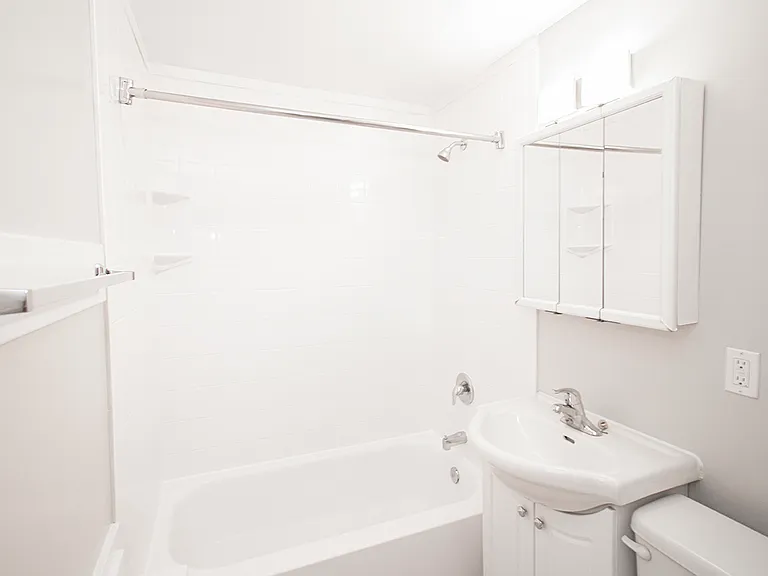 305 Marion St #3 — Photo 15