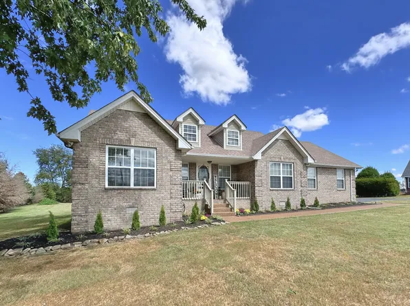 1007 Somerville Dr, Cottontown, TN 37048