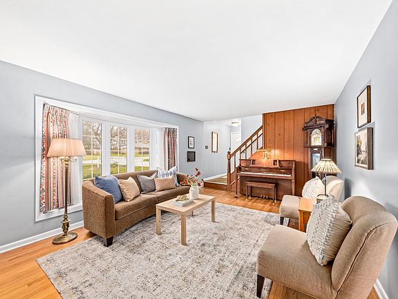 5th image of 1970 North 166th STREET