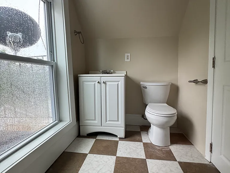 50 Lake St #D — Photo 9