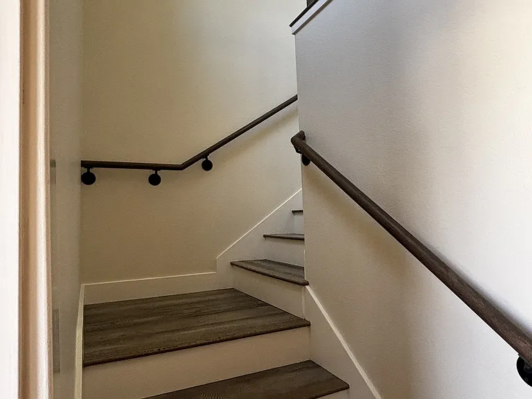 840 Civic Center Dr — Photo 8