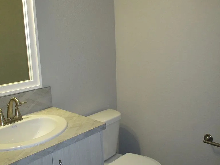 513 Hillsview Dr — Photo 8