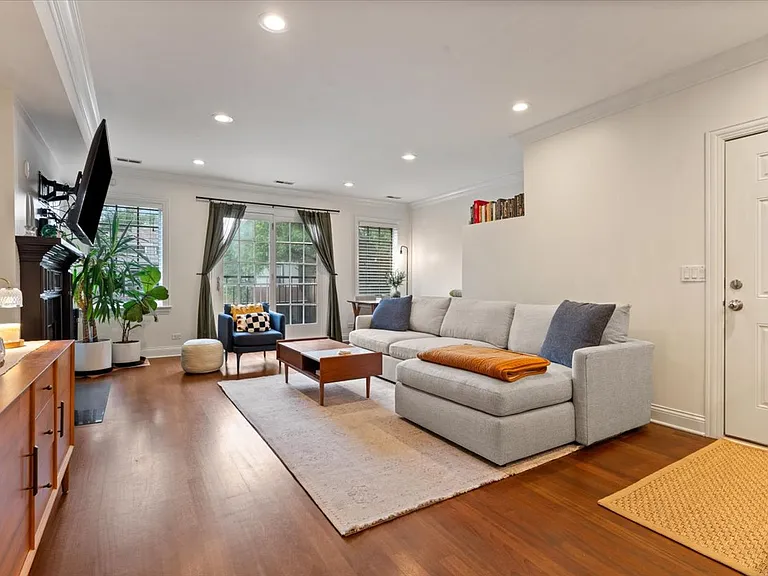 3723 N Wilton Ave #2 — Photo 5