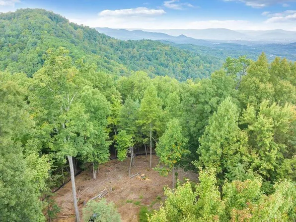 0 Token Rd, Roanoke, VA 24018