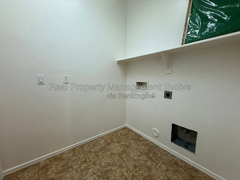 4417 W Saint Kateri Dr — Photo 30