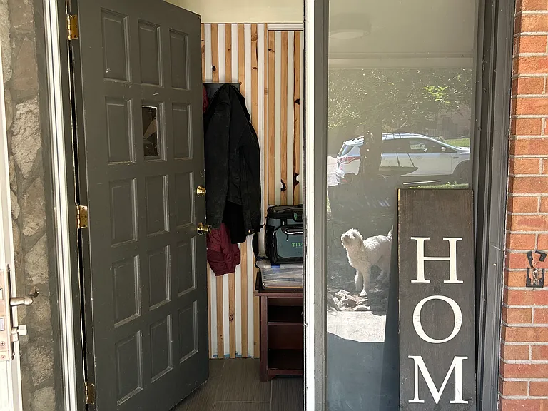6639 Van Gordon Ct — Photo 2