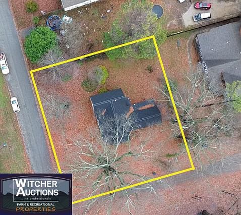 2nd image of 804 Terry St N