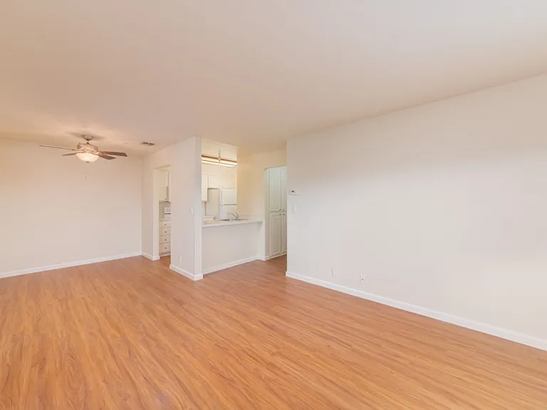 Le Boulevard Apartments — Photo 30