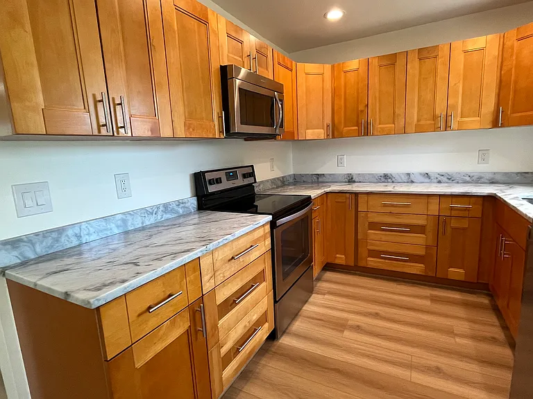13614 Croft Dr N — Photo 11