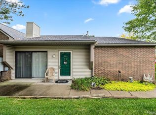 306 Spring Brooke Dr, Brighton, MI 48116