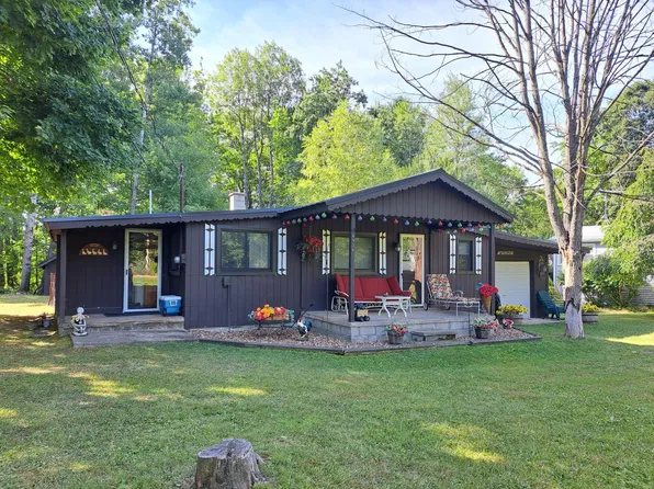 4930 Half Moon Dr, Lake, MI 48632