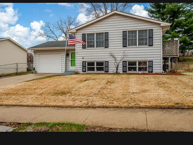 4315 Oconnell St — Photo 1