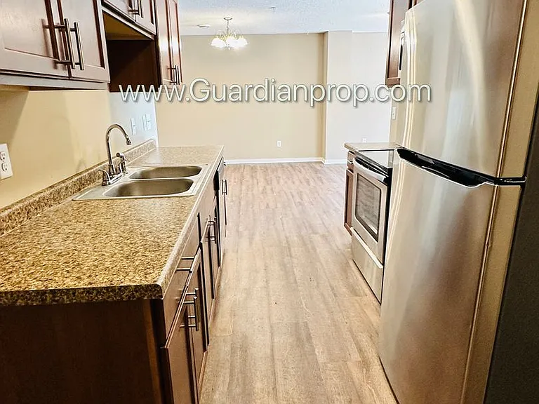 9909 Vera Cruz Ln N — Photo 6