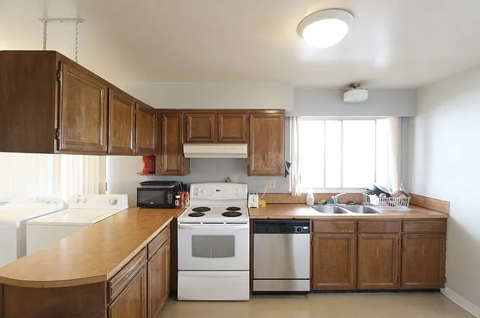 3 bed, 2.0 bath, 1166 sqft, $2,900 — Photo 4