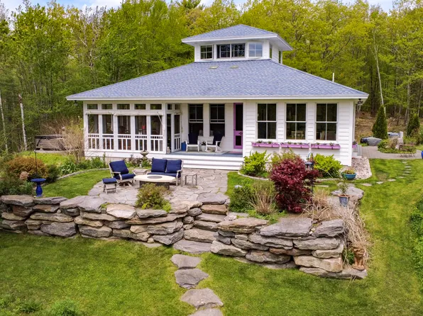 9 Fallen Oak Drive, Alfred, ME 04002