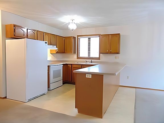 5th image of 2119 N Cloudview Dr