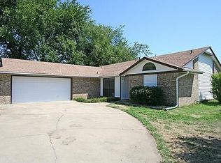 9433 E Apple Ln, Claremore, OK 74019