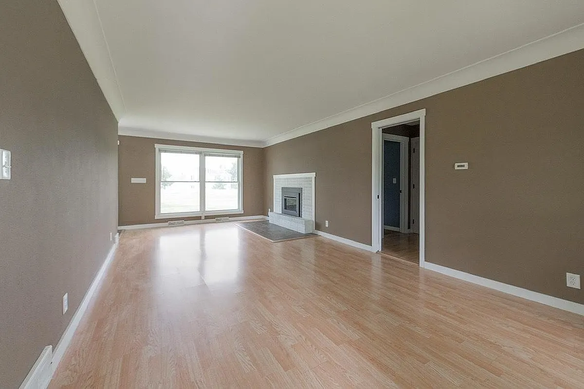 Building Photo - 401 Heritage Dr