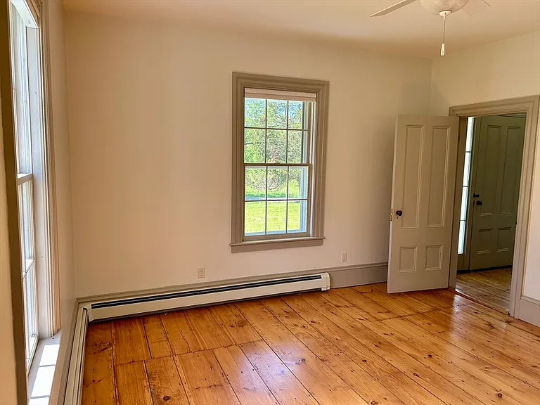 831 Lexington Rd — Photo 4