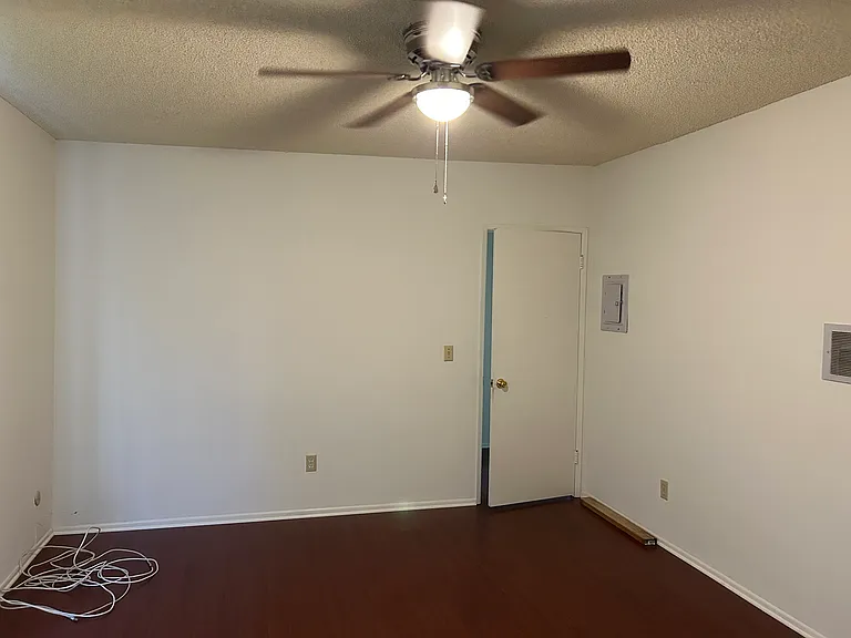 529 Irving Ave #4 — Photo 8