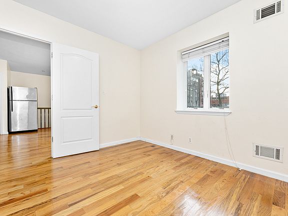 4th image of 567 Warren St #A105