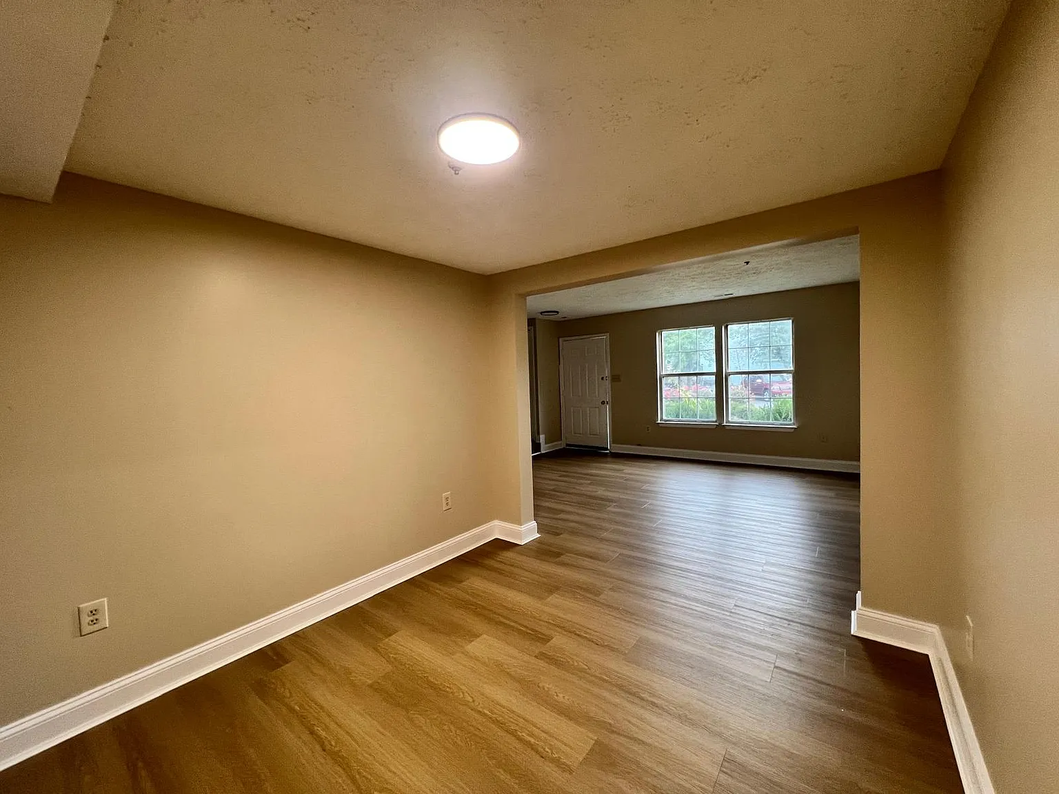 3 bed, 2.5 bath, 1400 sqft, $2,250 — Photo 4