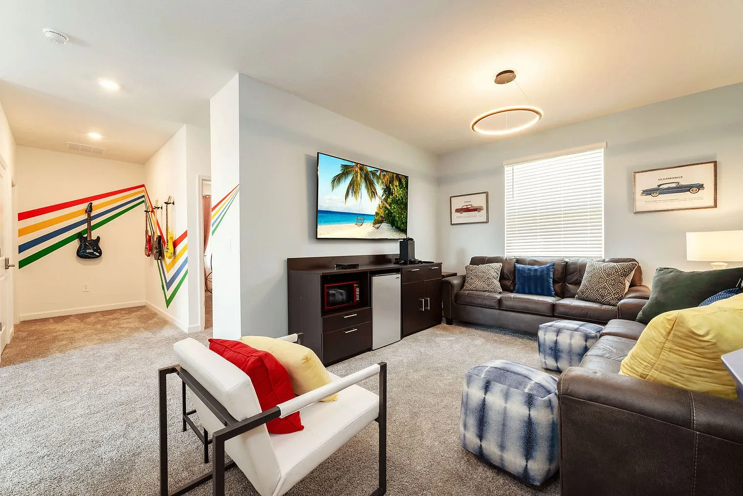 7 bed, 5.0 bath, 4294 sqft, $6,679 — Photo 4
