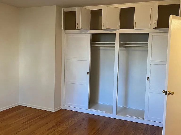 1037 S Bedford St #6 — Photo 5