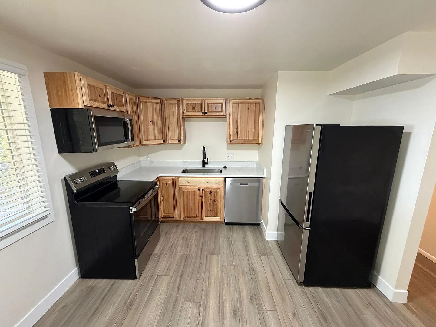 Remodeled University two bedroom with hardwood floors and laundry facilities — Photo 1
