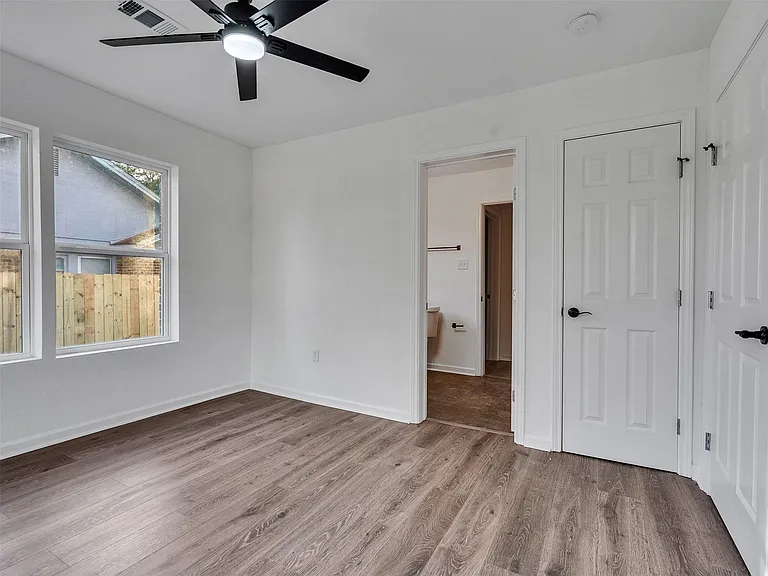 2416 Cumberland St — Photo 13