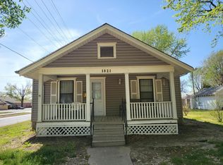 1821 Loomis St, Winfield, KS 67156