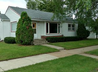 1006 10th St NE, Rochester, MN 55906