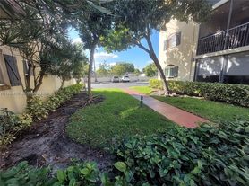 253 S Cypress Rd, Pompano Beach, FL