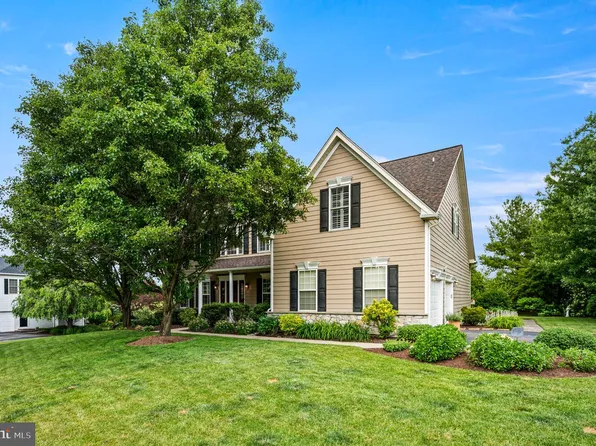 1 Fairwind Ln, Exton, PA 19341