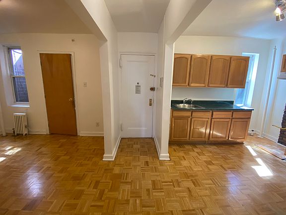 4th image of 407 E 77th St APT 5R