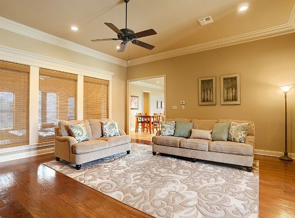 3rd image of 100 Catalpa Pl