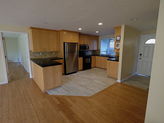 5th image of 9302 NE 82nd Ct