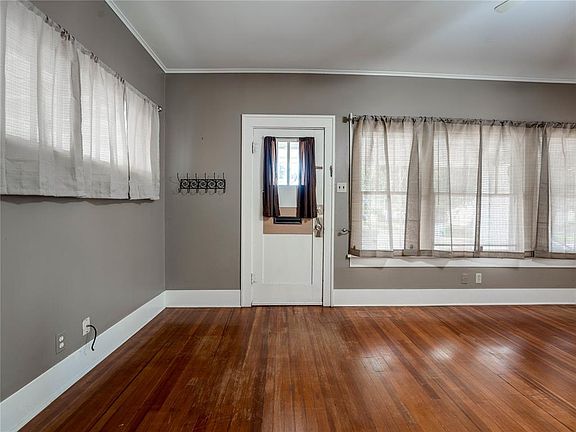 2nd image of 320 E Washington Ave