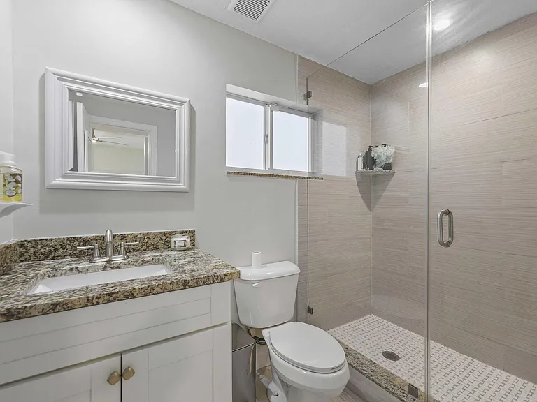 1710 SW 4th Ave — Photo 43