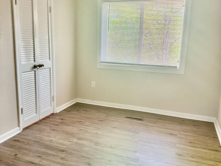 33 Wayside Ct — Photo 6