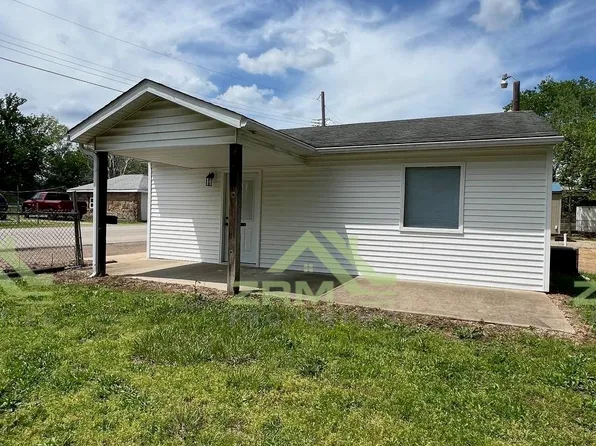 2608 Walnut St, Doe Run, MO 63637