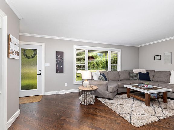 3rd image of 4662 60th St SW
