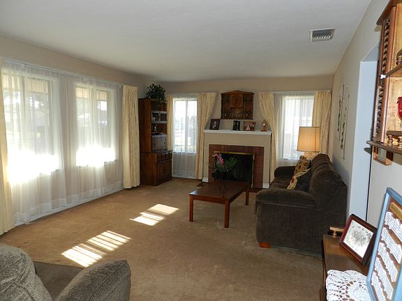 5th image of 403 N Leland Ave