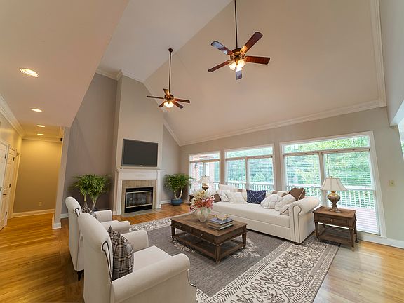 2nd image of 6908 Duncans Glen Dr