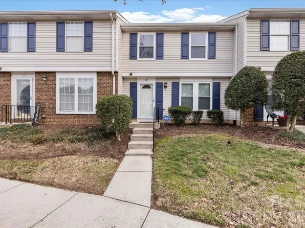 237 Water Oak Dr, Pineville, NC 28134