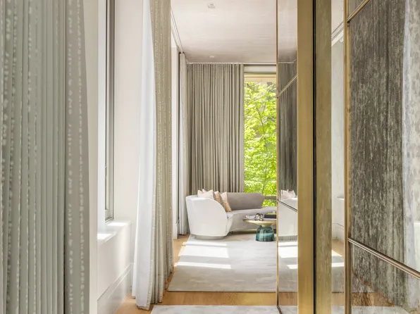 601 Washington Street image 12 of 21