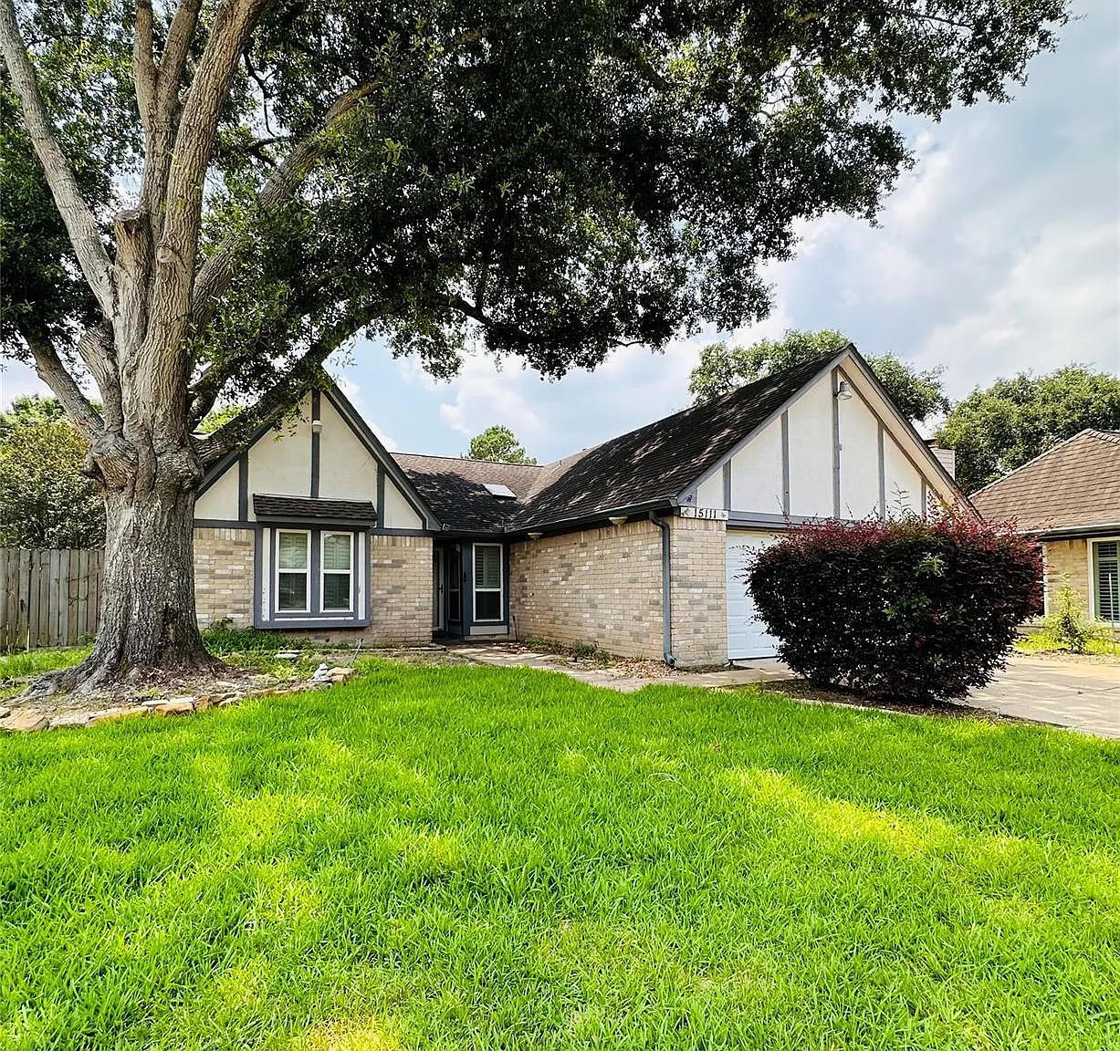 3 bed, 2.0 bath, 1714 sqft, $1,900 — Photo 1